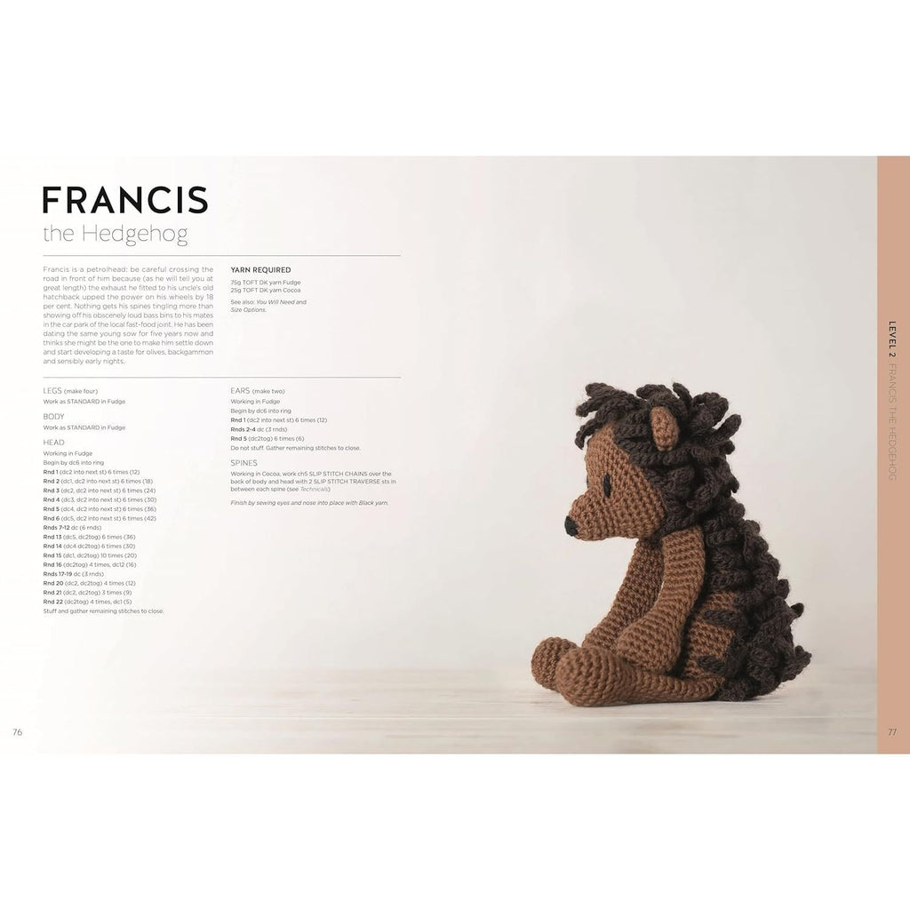 Edward's Menagerie New Edition: Over 50 easy-to-make soft toy animal crochet patterns (Paperback Book)